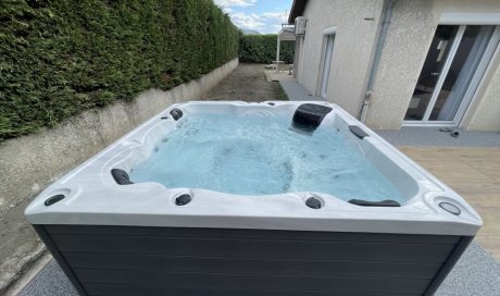 Vente d'un spa 5 places à Tencin