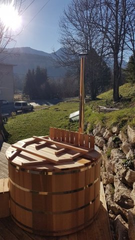 Livraison et installation d'un bain nordique 5 places à Villard-de-Lans dans le Vercors