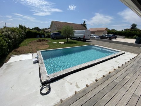 Piscine sur mesure 7m x 3.50m à Saint-Hilaire-de-la-Côte dans la Bièvre