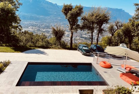 Piscine à effet débordement 6m x 4m à Poisat