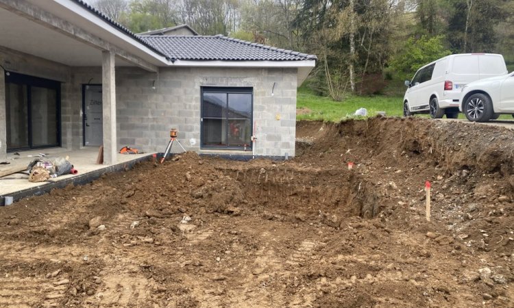 Construction sur mesure d'une piscine miroir 8m x 4m à Brié-et-Angonnes