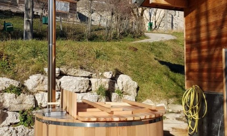 Livraison et installation d'un bain nordique 5 places à Villard-de-Lans dans le Vercors