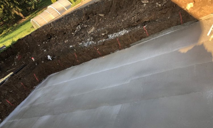 Construction sur mesure d'une piscine miroir 8m x 4m à Brié-et-Angonnes