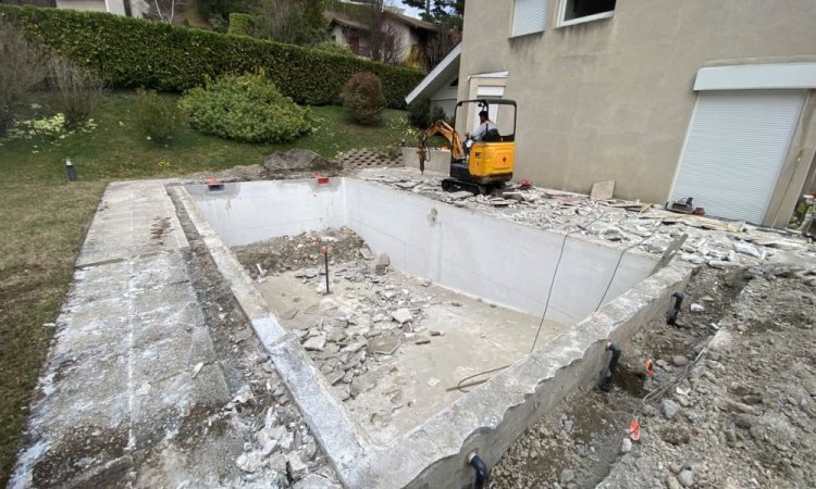 Rénovation d’une piscine et d'une terrasse à Corenc