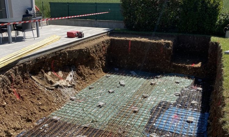 Terrassement d'une piscine sur mesure 7m x 3.50m à Saint-Hilaire-de-la-Côte