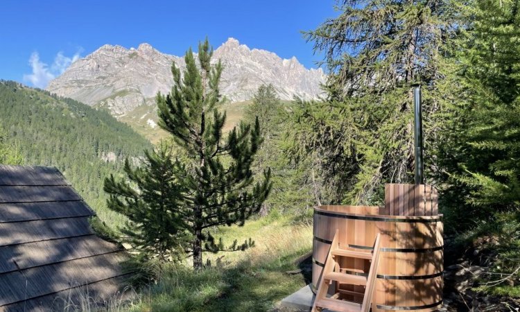 Héliportage d'un bain nordique dans les Hautes-Alpes 