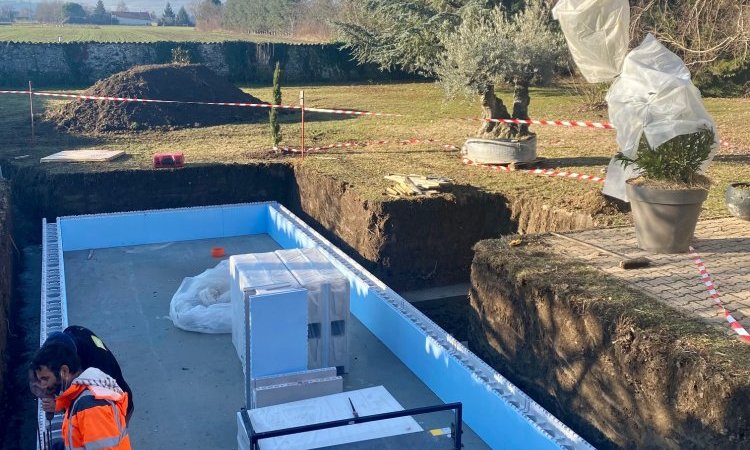 Construction sur mesure d'une piscine miroir 10.25m x 3.25m à Varces