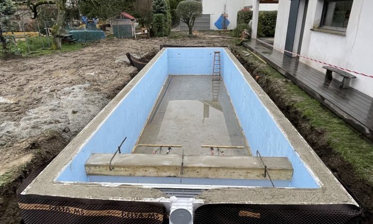 Construction d'une piscine maçonnée sur mesure 11m x 3m à Sassenage