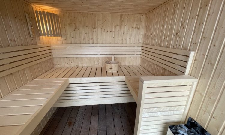 SAUNA HARVIA 4-5 PERSONNES À SASSENAGE EN EXTÉRIEUR