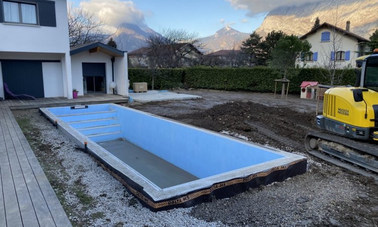 REMBLAIEMENT PISCINE 11M X 3M À SASSENAGE