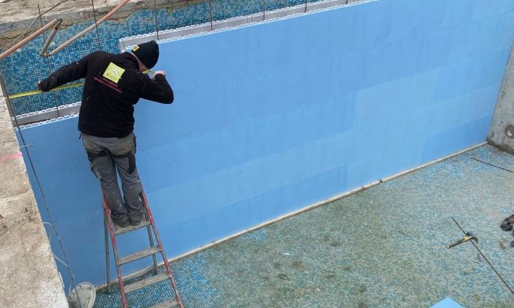 Rénovation d'une piscine à Biviers de 12m x 6m