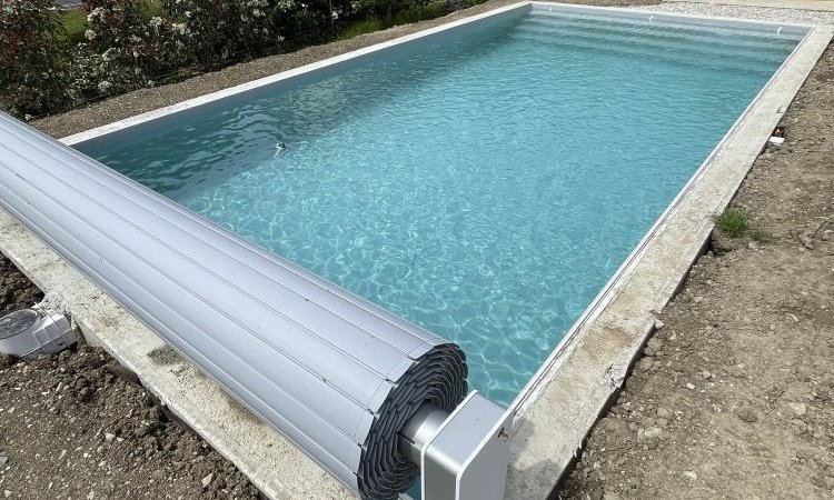 Construction d'une piscine maçonnée sur mesure à Corenc 8m x 4m